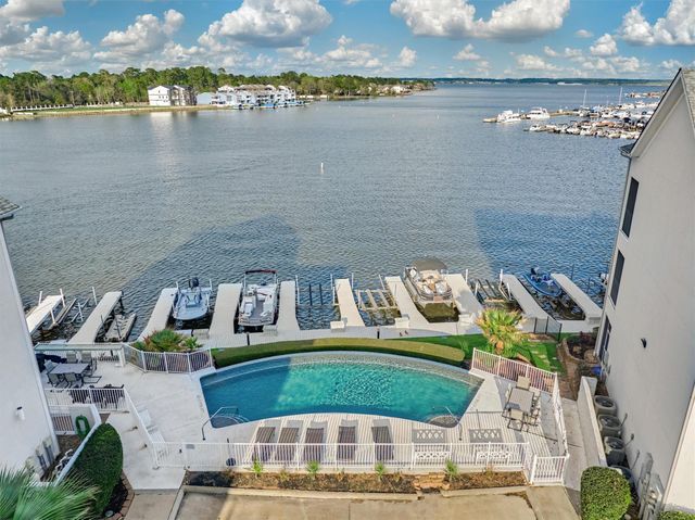 168 Lake Point Boulevard D103, Montgomery, TX 77356