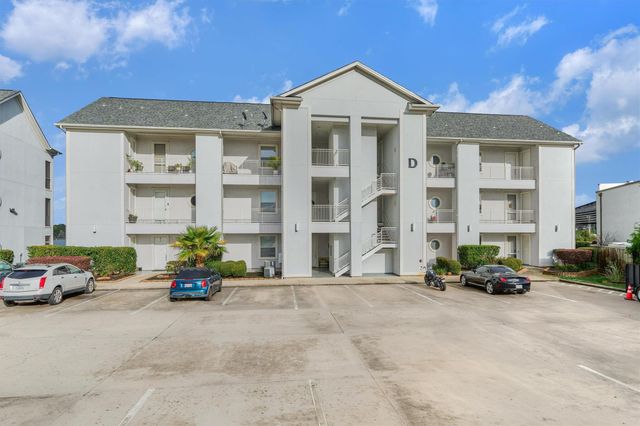 168 Lake Point Boulevard D103, Montgomery, TX 77356