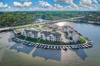 168 Lake Point Boulevard D103, Montgomery, TX 77356