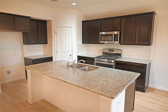 2108 Maplewood DR, Leander, TX 78641