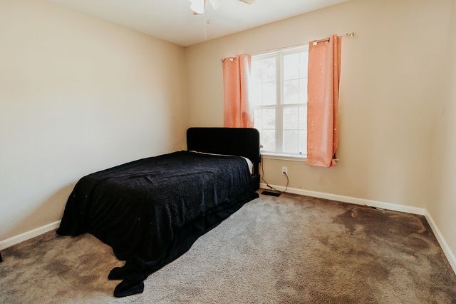 524 Barney Ln, Clarksville, TN 37042