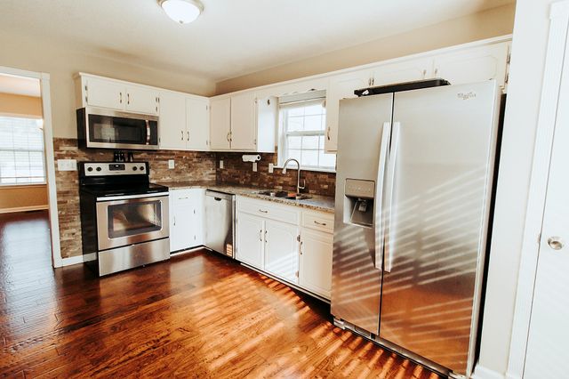 524 Barney Ln, Clarksville, TN 37042