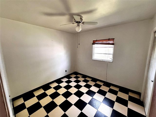 7808 N WOODLYNNE AVENUE, Tampa, FL 33614