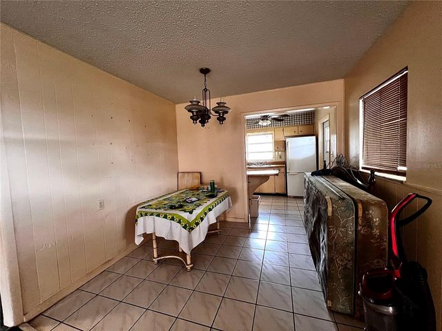 7808 N WOODLYNNE AVENUE, Tampa, FL 33614