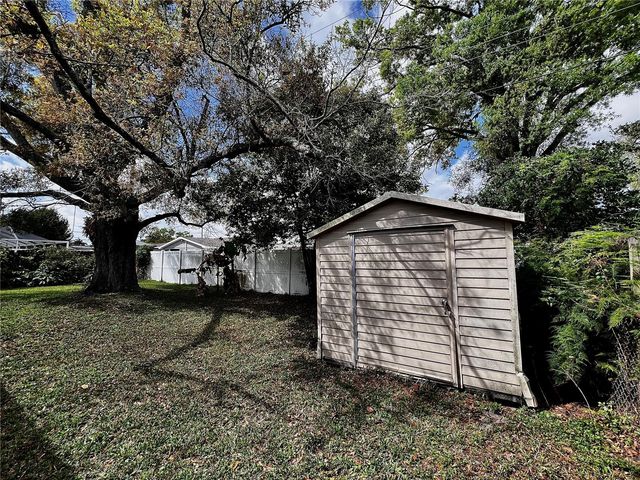 7808 N WOODLYNNE AVENUE, Tampa, FL 33614