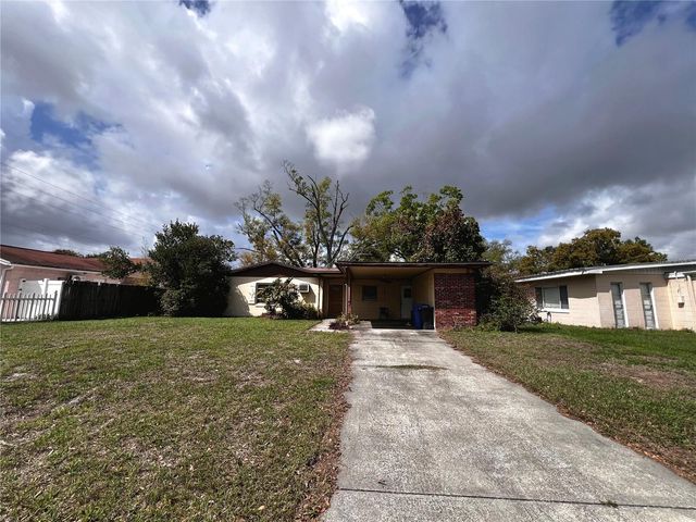 7808 N WOODLYNNE AVENUE, Tampa, FL 33614