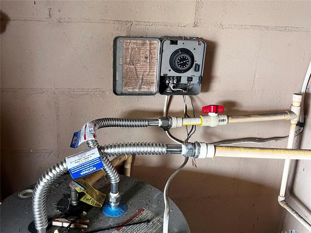 7808 N WOODLYNNE AVENUE, Tampa, FL 33614