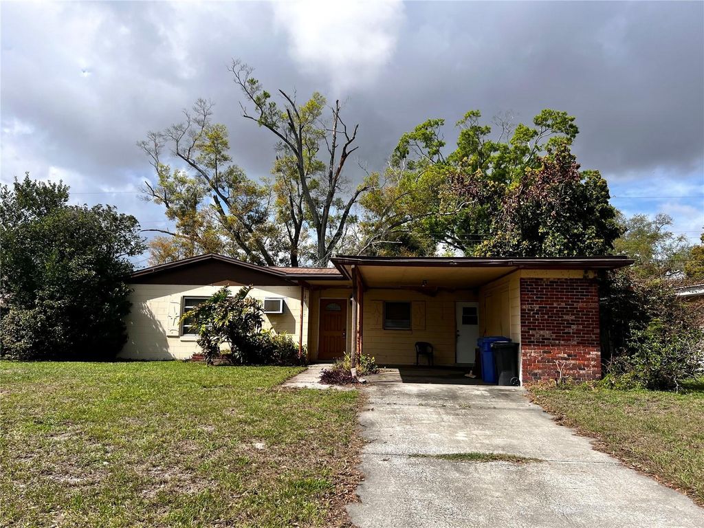 7808 N WOODLYNNE AVENUE, Tampa, FL 33614