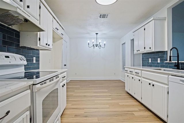 12548 Ridgegate Road, Yukon, OK 73099