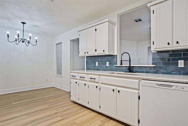 12548 Ridgegate Road, Yukon, OK 73099