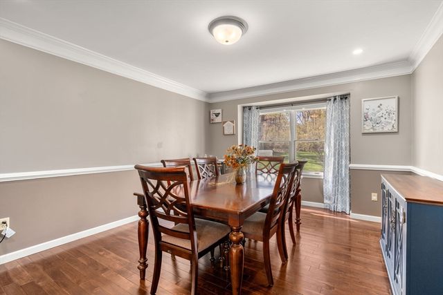 7 Farm Pond Ln, Franklin, MA 02038