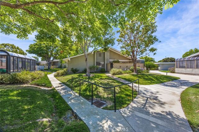8933 Yolo Circle 1307A, Huntington Beach, CA 92646