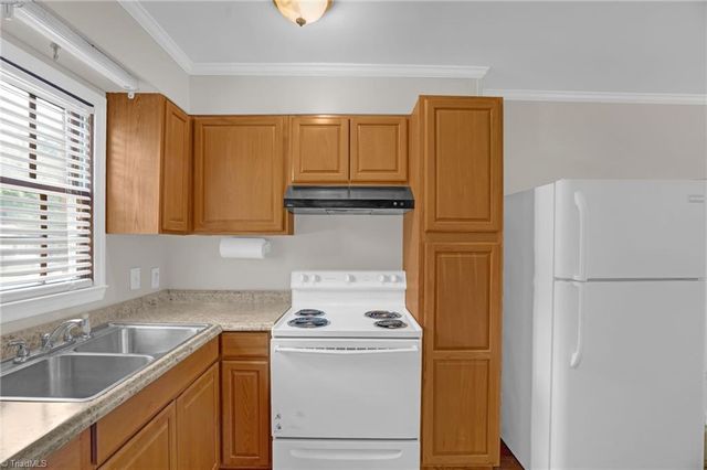714 W Mckinley Street, Mebane, NC 27302