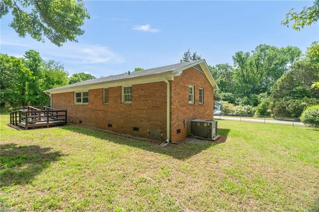 714 W Mckinley Street, Mebane, NC 27302