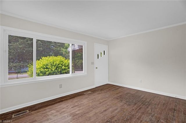 714 W Mckinley Street, Mebane, NC 27302