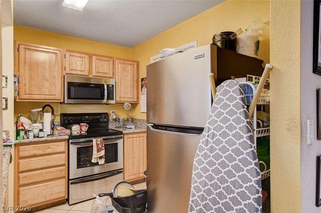 5055 West Hacienda Avenue 2004, Las Vegas, NV 89118