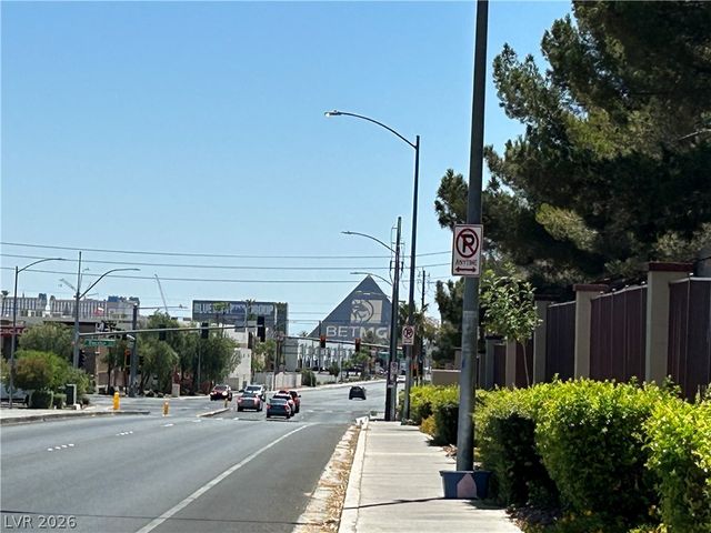 5055 West Hacienda Avenue 2004, Las Vegas, NV 89118