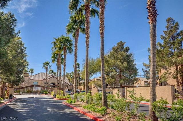 5055 West Hacienda Avenue 2004, Las Vegas, NV 89118