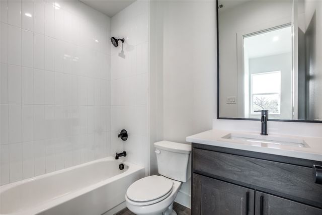 2143 Mail Avenue 103, Dallas, TX 75235