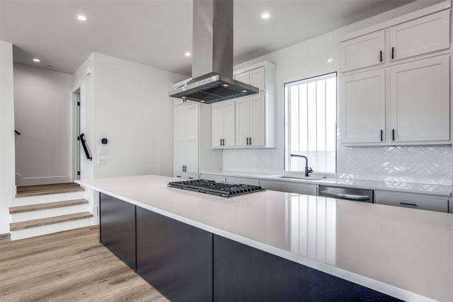 2143 Mail Avenue 103, Dallas, TX 75235