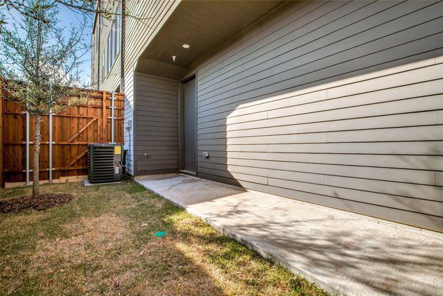 2143 Mail Avenue 103, Dallas, TX 75235