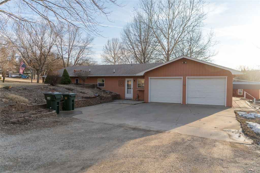 123 Timber Ridge Drive, Pella, IA 50219