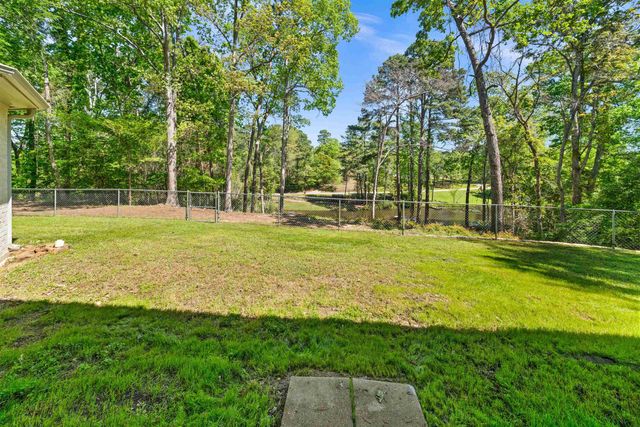 1804 W Lake Dr., Gladewater, TX 75647