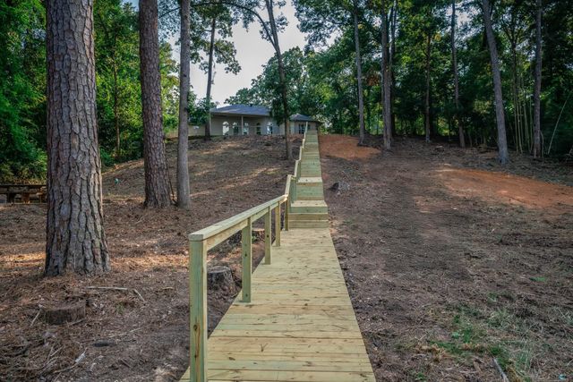 1804 W Lake Dr., Gladewater, TX 75647