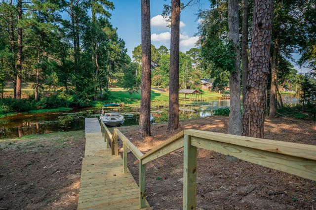 1804 W Lake Dr., Gladewater, TX 75647