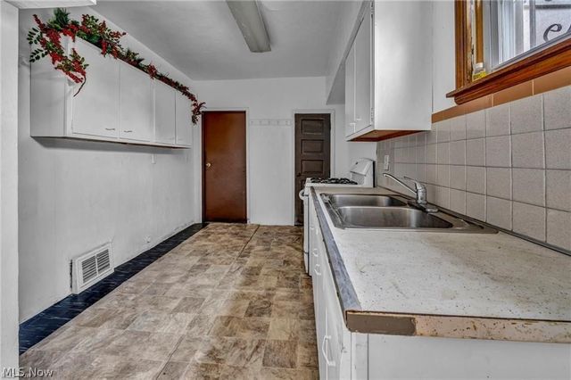 1755 Oberlin Avenue, Lorain, OH 44052