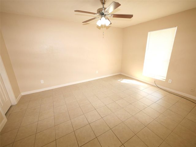 10100 S Gessner Road 202, Houston, TX 77071