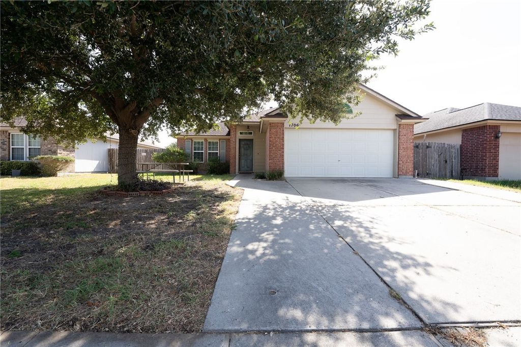 1706 Chisolm Trai, Corpus Christi, TX 78410 — photo 2