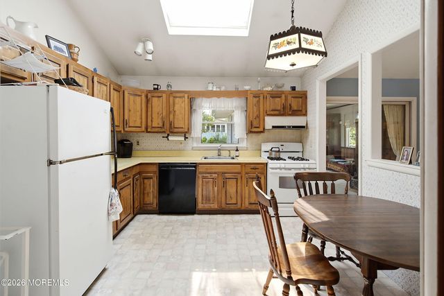 839 Regency Court, Toms River, NJ 08753