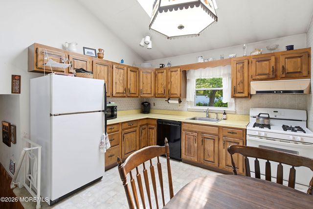 839 Regency Court, Toms River, NJ 08753