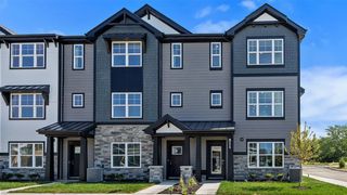 513 E 120th Place, Crown Point, IN 46307