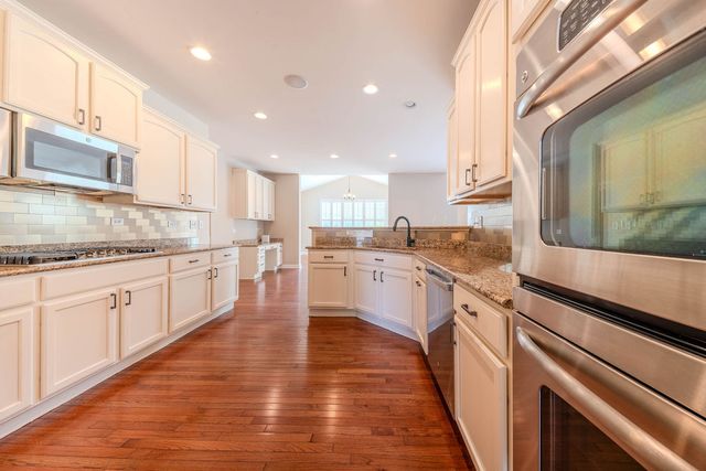 781 Richwood Avenue, Elgin, IL 60124