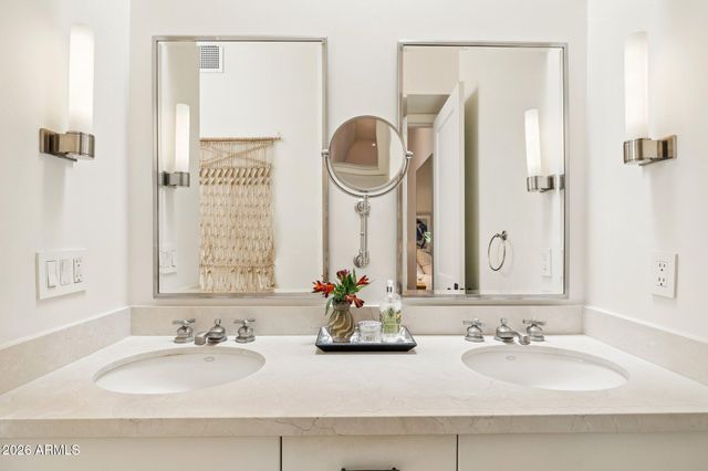 5101 N CASA BLANCA Drive 30, Paradise Valley, AZ 85253