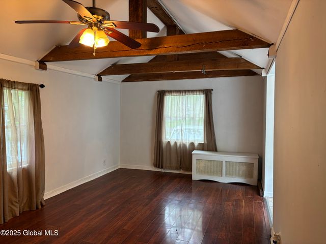 1922 Regent Street, Niskayuna, NY 12309