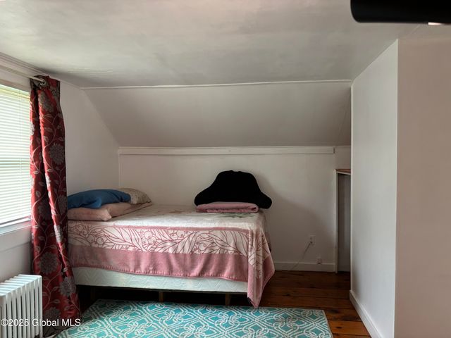 1922 Regent Street, Niskayuna, NY 12309