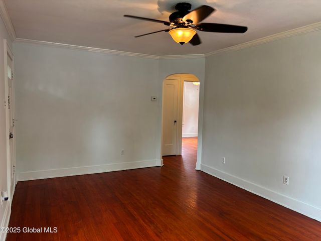 1922 Regent Street, Niskayuna, NY 12309
