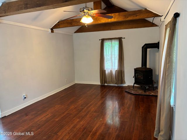 1922 Regent Street, Niskayuna, NY 12309