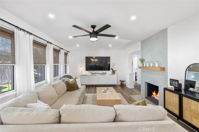 19339 Friar Street, Tarzana, CA 91335