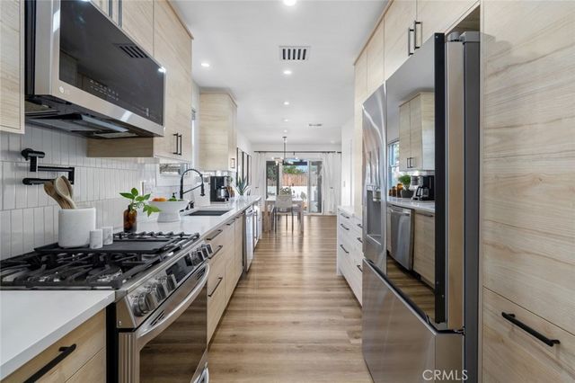 19339 Friar Street, Tarzana, CA 91335