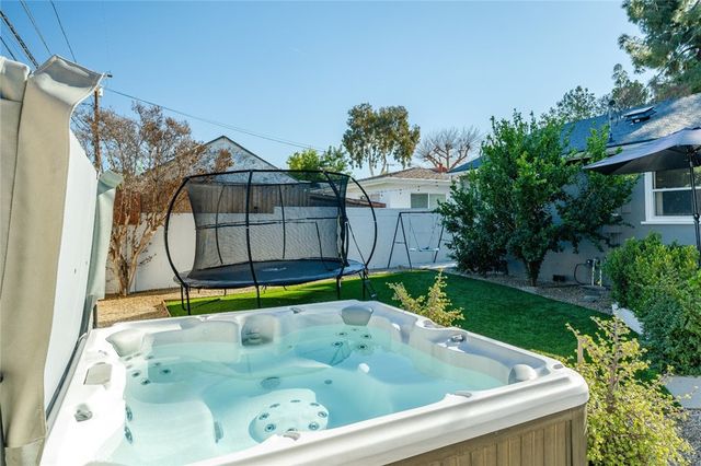 19339 Friar Street, Tarzana, CA 91335