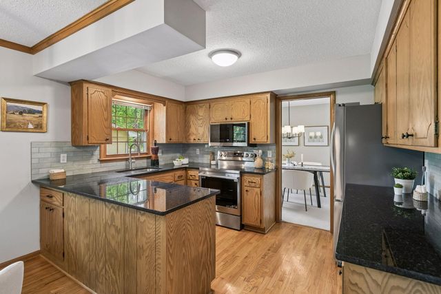 2095 Kelly Drive, Golden Valley, MN 55427