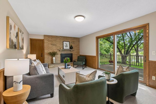 2095 Kelly Drive, Golden Valley, MN 55427