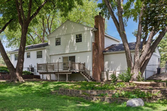 2095 Kelly Drive, Golden Valley, MN 55427