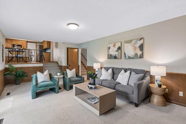 2095 Kelly Drive, Golden Valley, MN 55427