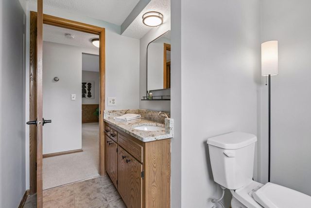2095 Kelly Drive, Golden Valley, MN 55427