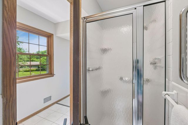 2095 Kelly Drive, Golden Valley, MN 55427